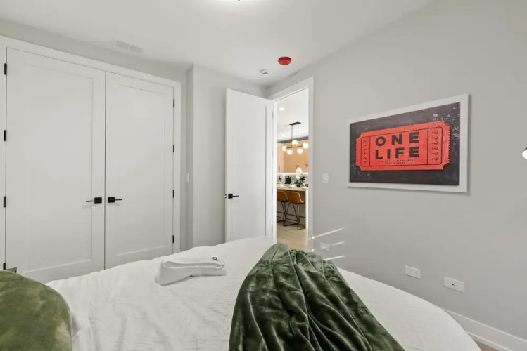 Bright 2bed 2bath in Brand New Pilsen Development