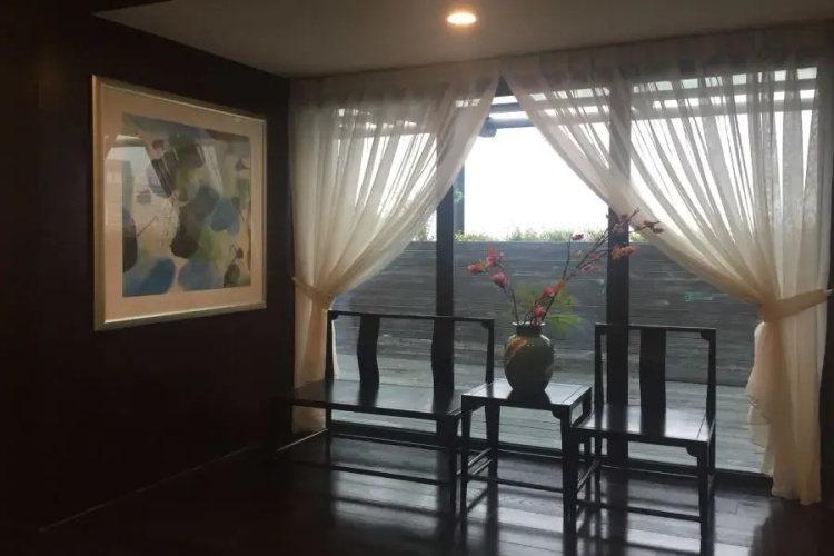 Fengqi Hotel