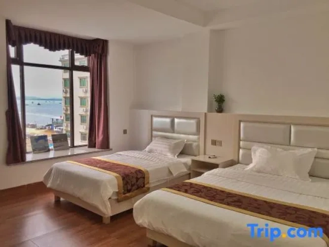 Standard Twin room with sunset view