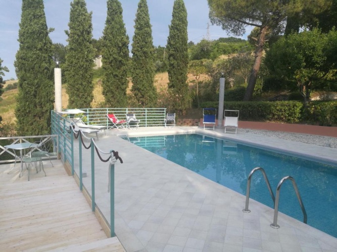 5 Bedrooms Villa