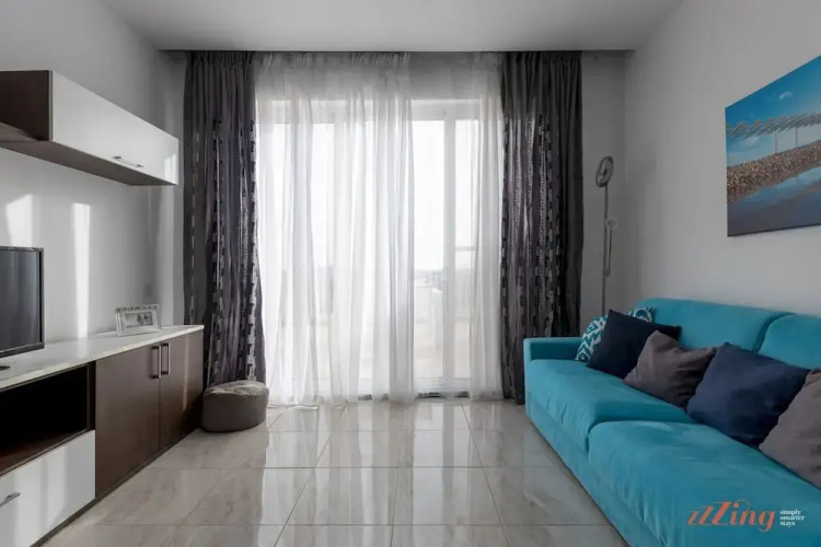Sunny Penthouse w Terrace and Open Views