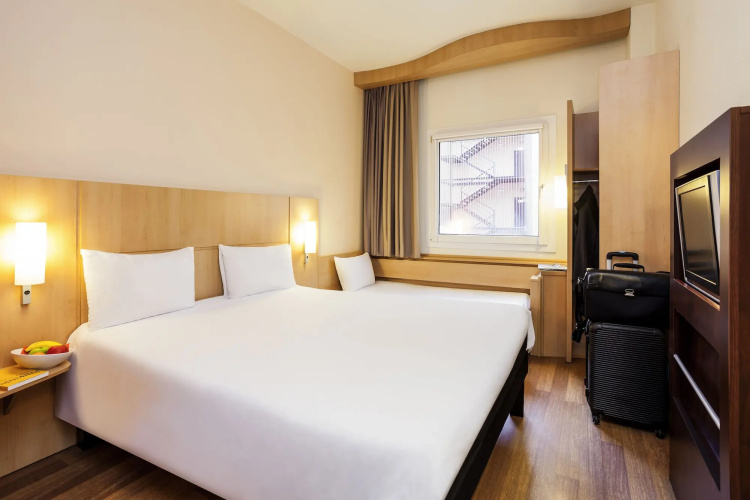 ibis Setubal