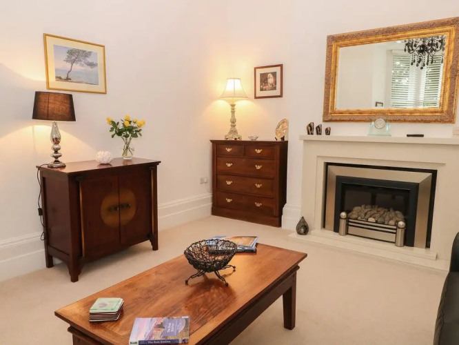 2B Cavendish Villas