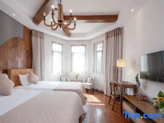 4 Bedrooms Standard room with mountain view
