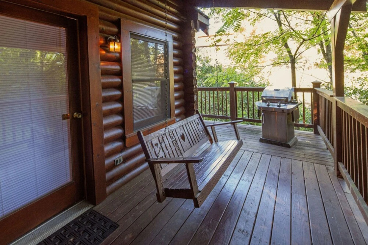 Cozy Creekside by Eagles Ridge Resort