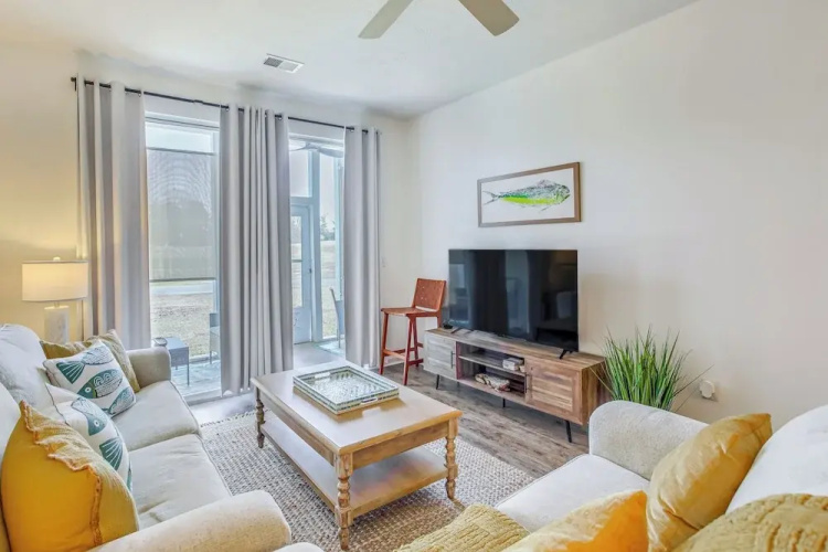 Golf Course View & Pool Access: River Oaks Condo