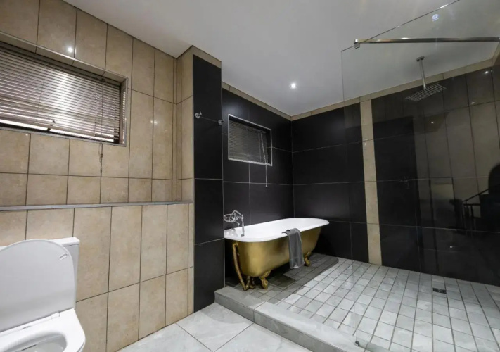 ANEW Hotel & Convention Centre OR Tambo Hotel