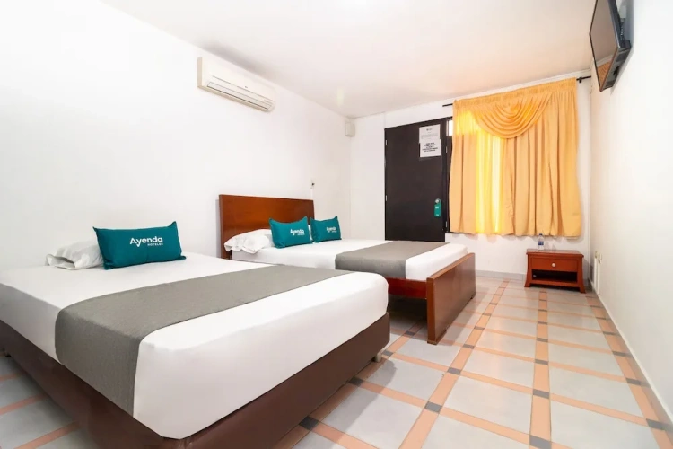 Standard Triple room
