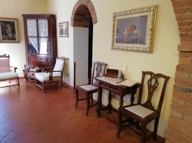 4 Bedrooms Cottage
