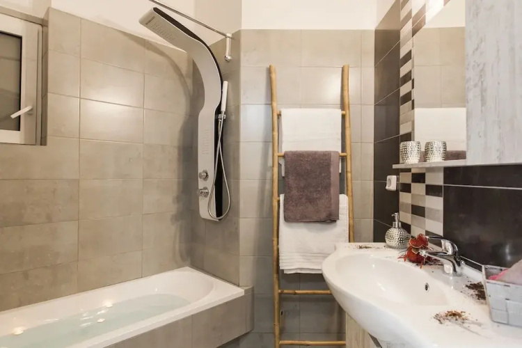 High Class Huge Central Apartment