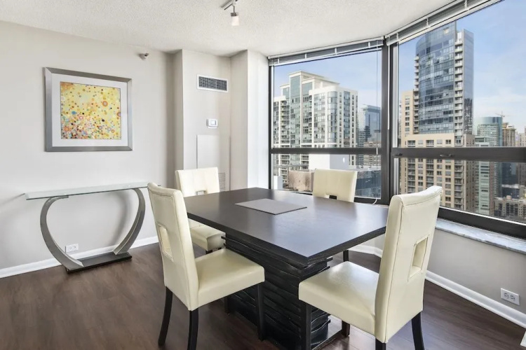 Luxury Suites At North Harbor Tower