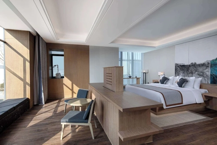 Superior Double Suite with mountain view