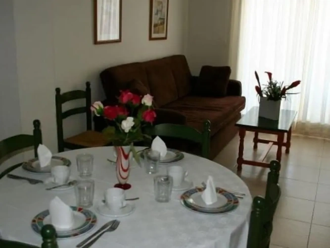 2 Bedrooms Apartment
