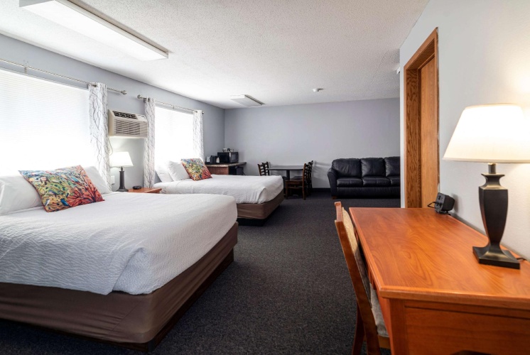 Quadruple Family Suite