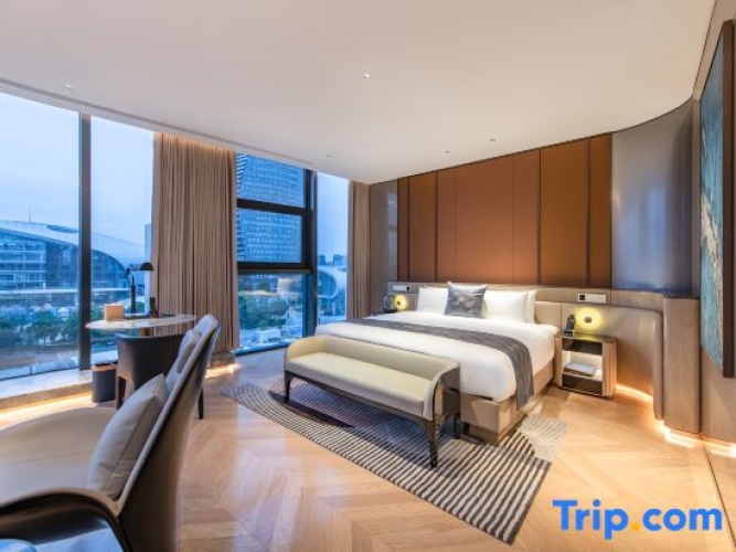 Deluxe Double Suite with river view