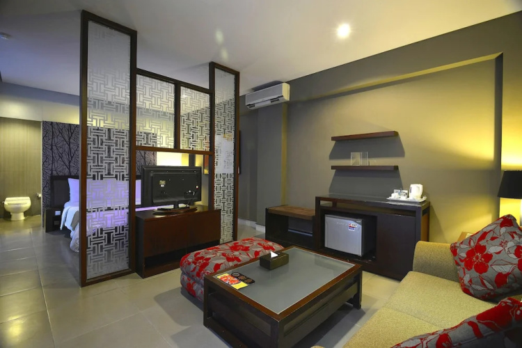 100 Sunset Boutique Managed By Eagle Eyes