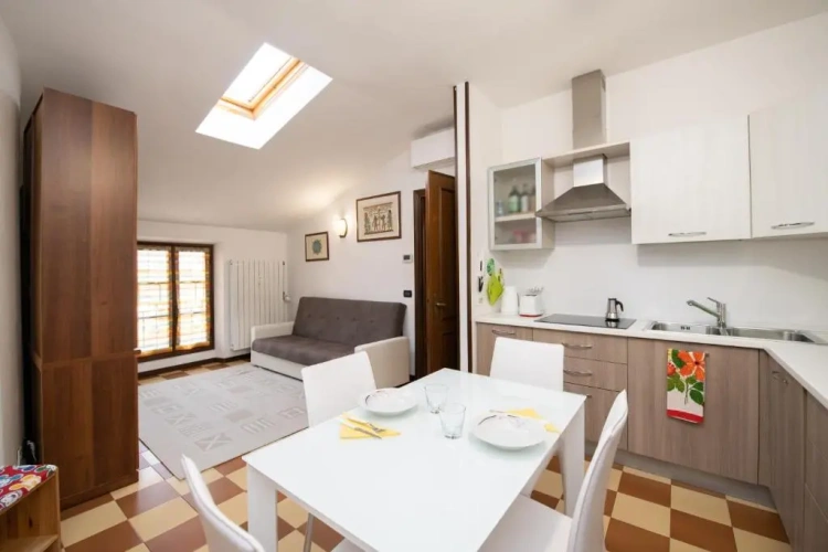2 Bedrooms Apartment
