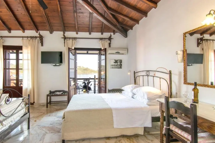 Deluxe Quadruple room