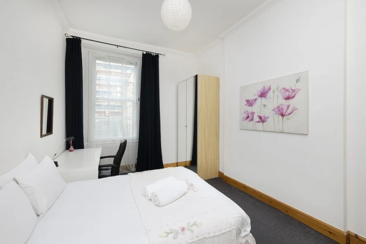 3 Bedrooms Apartment