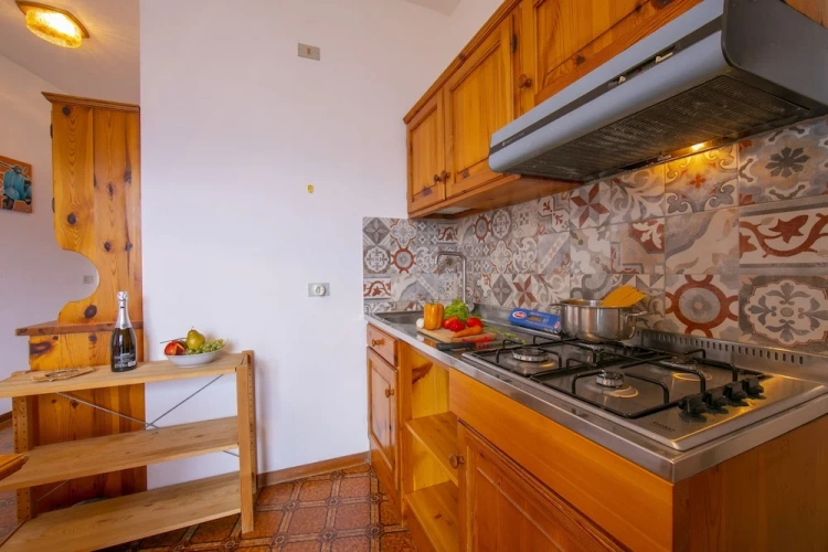 2 Bedrooms Quadruple Family Apartment