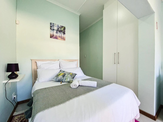 H G Deluxe Room