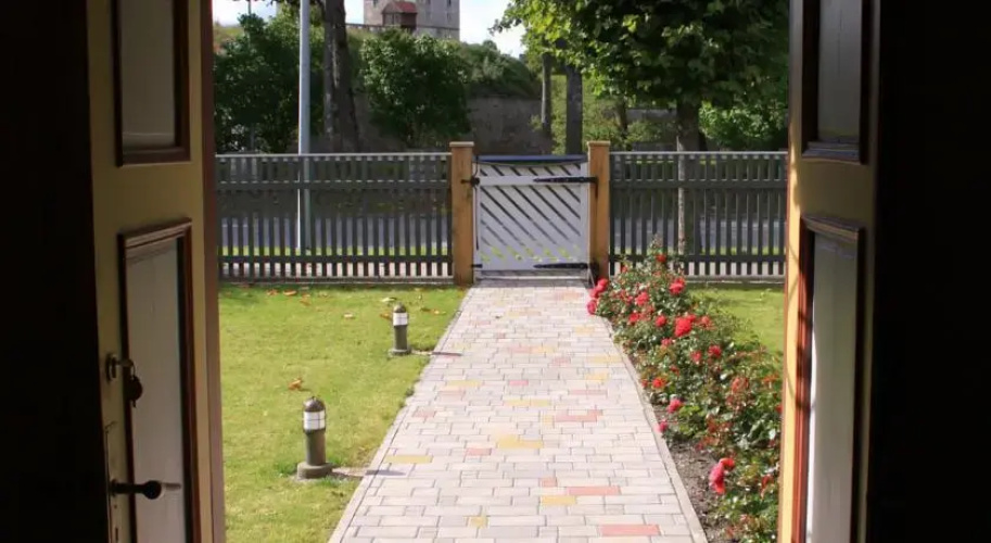 Allee Apartments