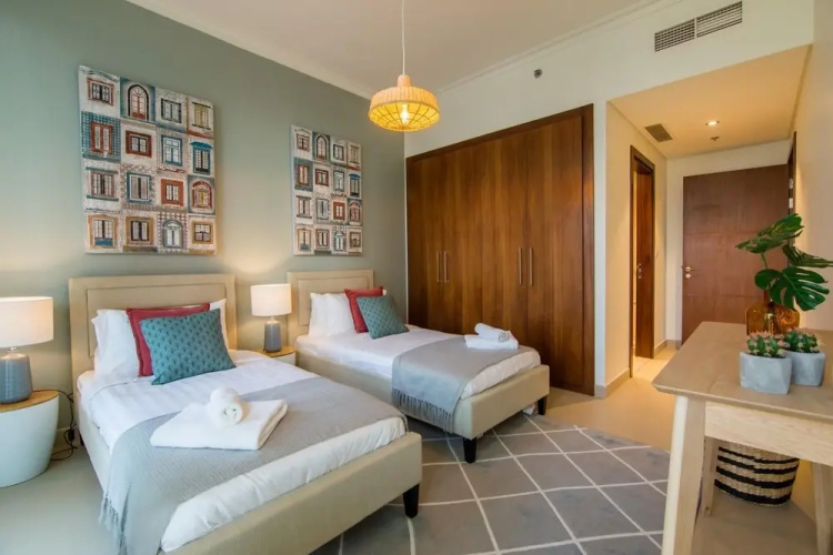 5 Apt in Architectural Marvel of Dubai