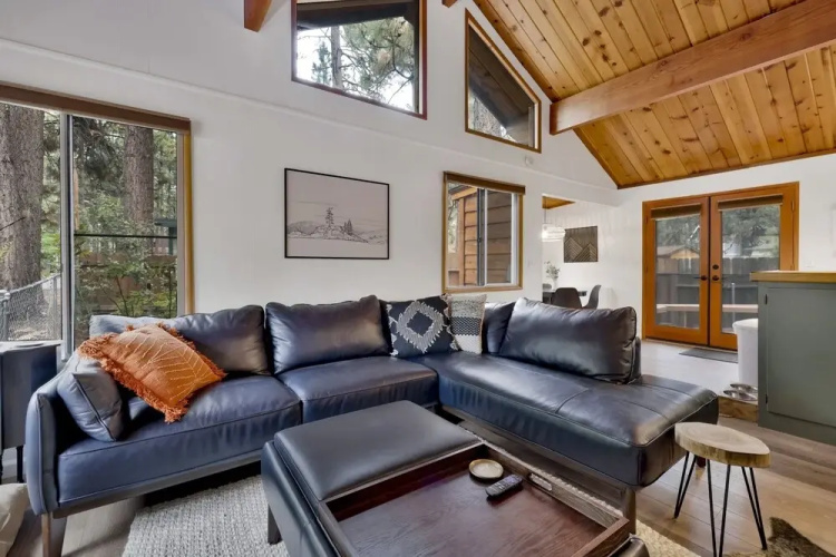 2165-the Lost Compass 3 Bedroom Home by RedAwning