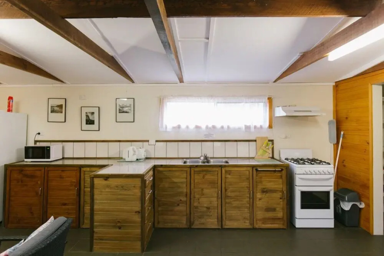 Wonboyn Cabins & Caravan Park
