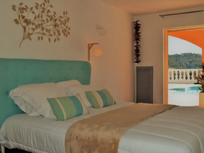2 Bedrooms Deluxe Suite with pool view