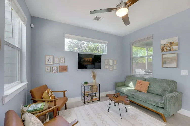 6 Mi to Dtwn: Austin Escape w/ Private Yard