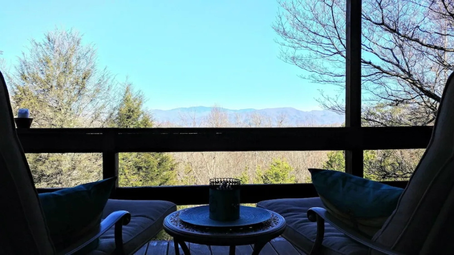 Bear With Us - Two Bedroom Cabin