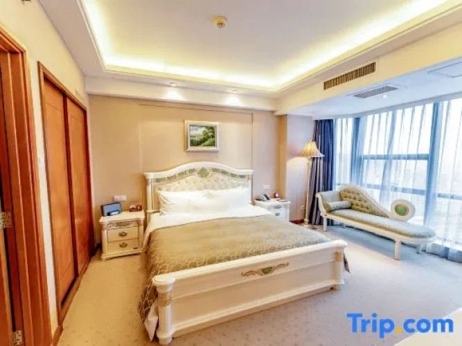 1 Bedroom Deluxe Suite
