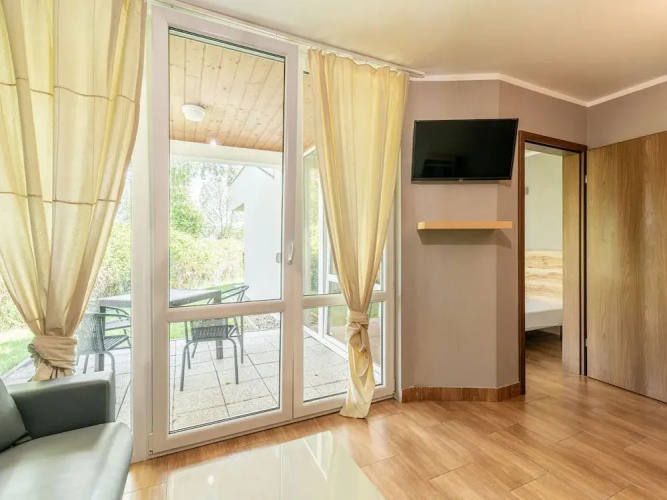 Holiday Homes With Pool, Close to the Beach
