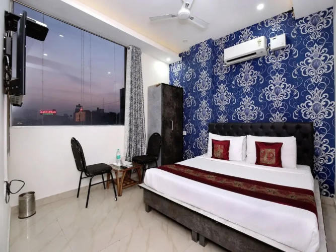 Hotel Crossroads by OYO Rooms