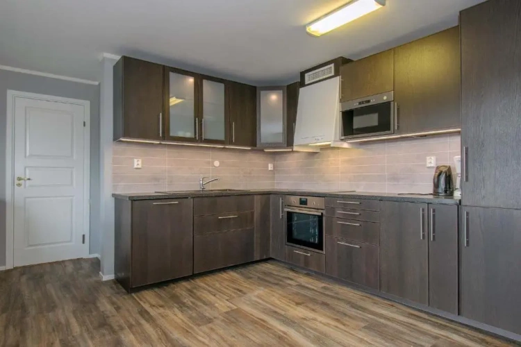 3 Bedrooms Apartment