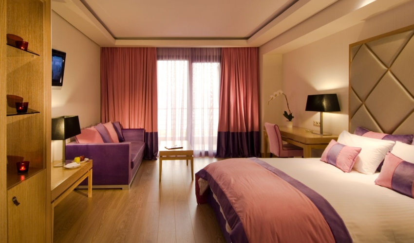Luxury Suite with lake view