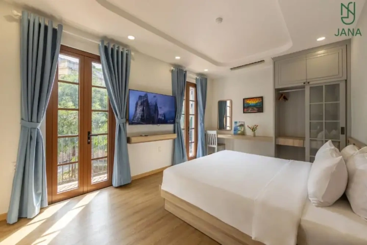 Premier Double room with city view
