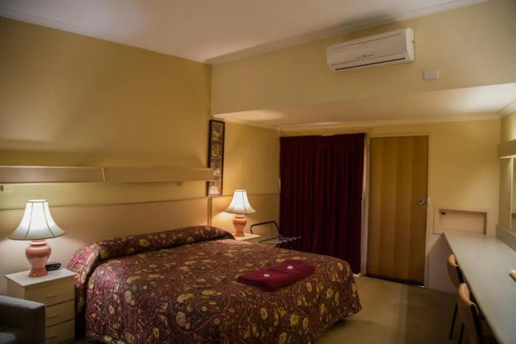 Tarra Motel