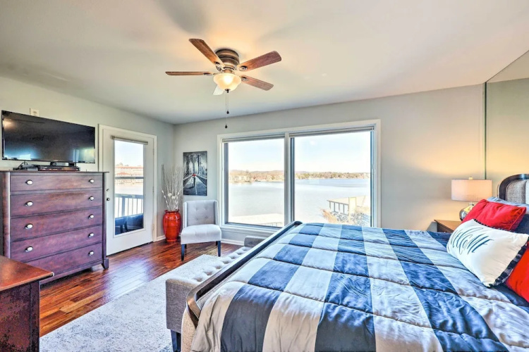 Waterfront Hot Springs Condo: Pool, Hot Tub Access