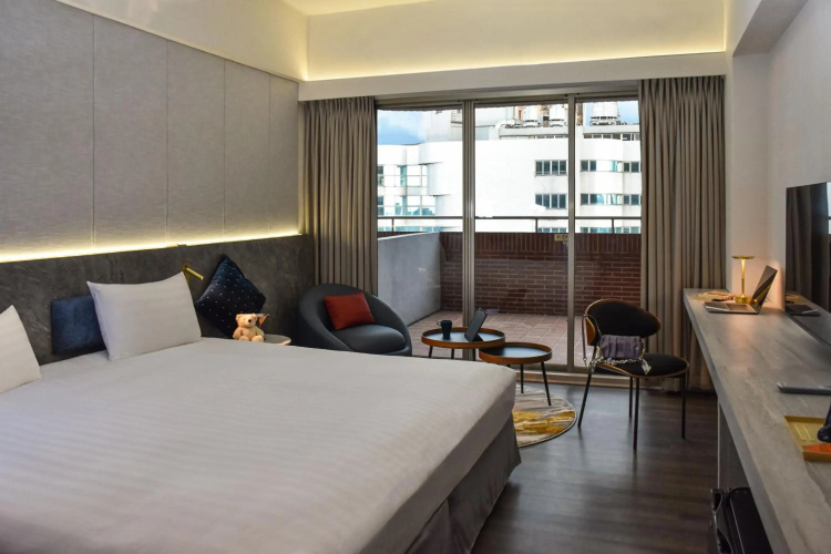 Metro Hotel - Howard Group