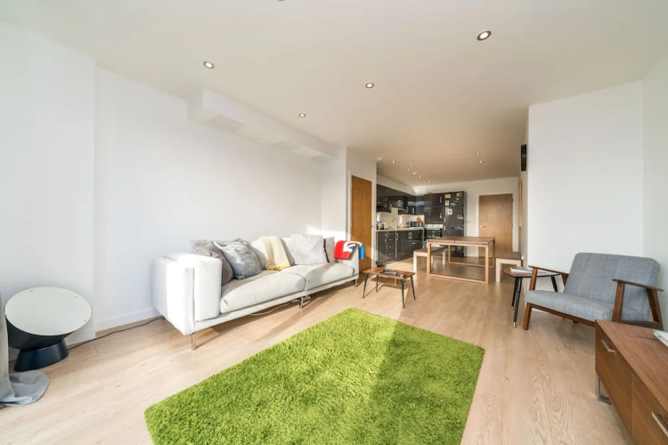 NEW 2BD Flat 4mins to Excel Centre Fast City Links