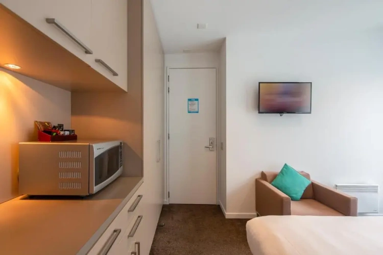 2 Bedrooms Apartment with lake view