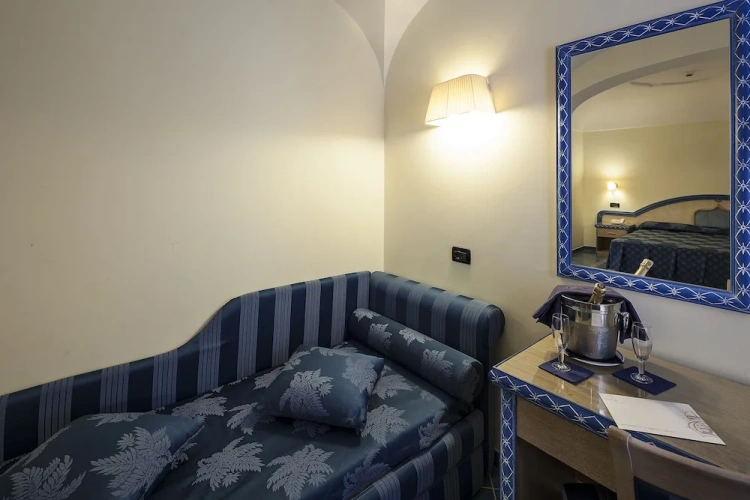 Classic Quadruple room with balcony