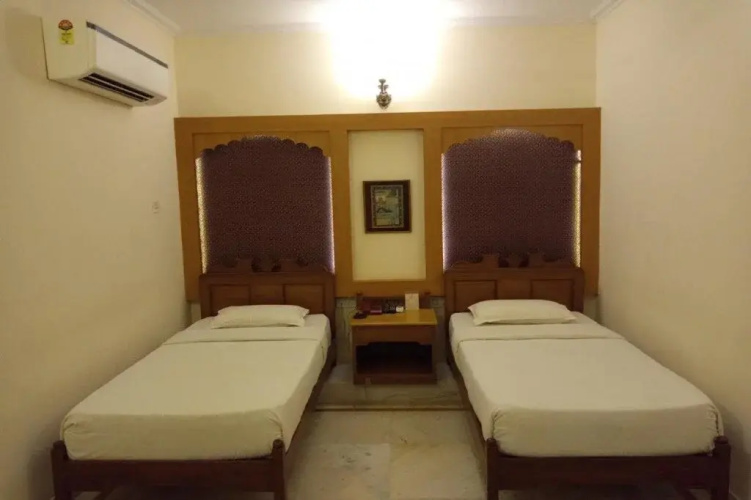 Hotel Heritage Inn