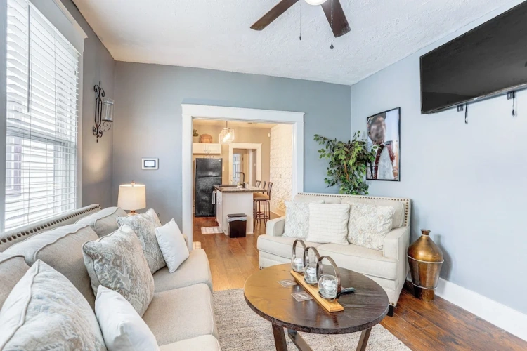 2 Bedrooms Cottage