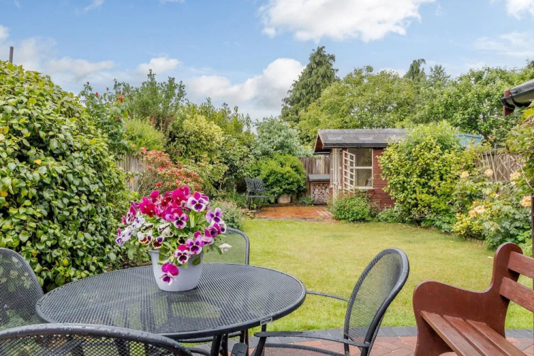 Hollyhedge Cottage