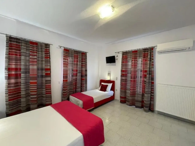 Standard Triple room with sea view