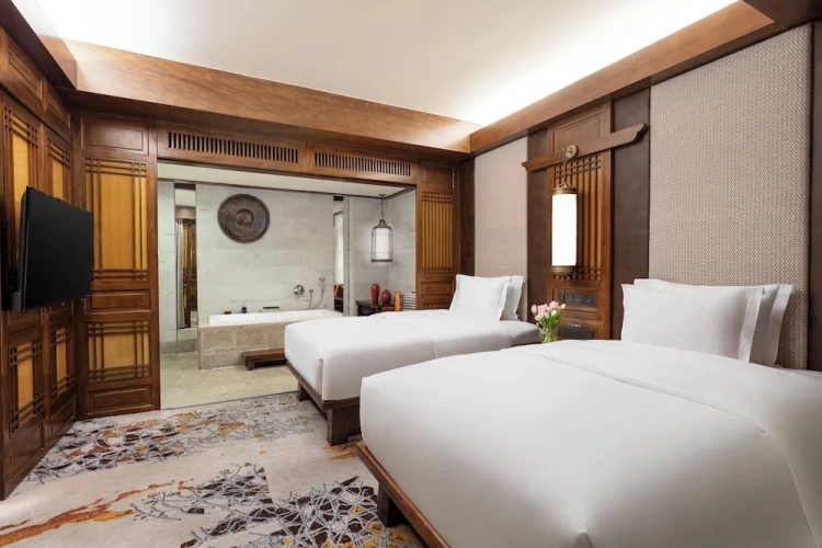 Twin Club Junior Suite