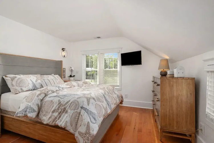 Saugatuck Harbor House